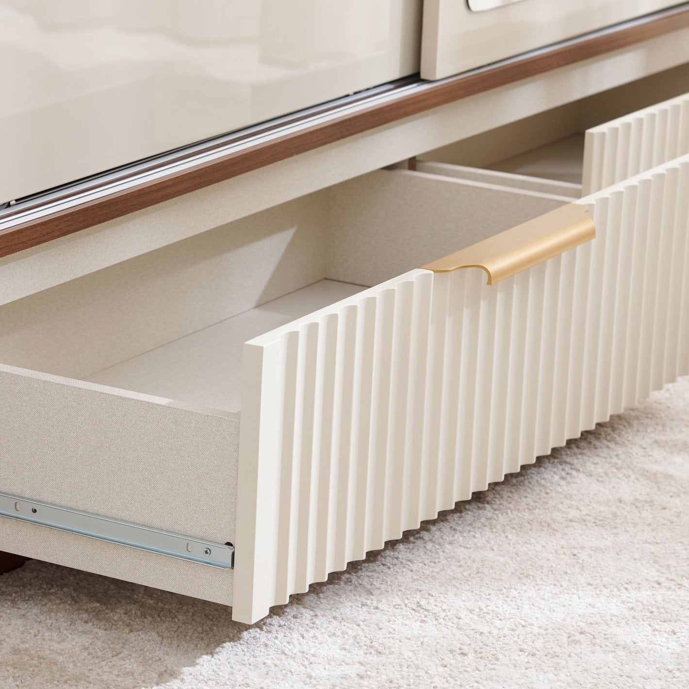Lustra Sliding Wardrobe with Mirror & Drawer