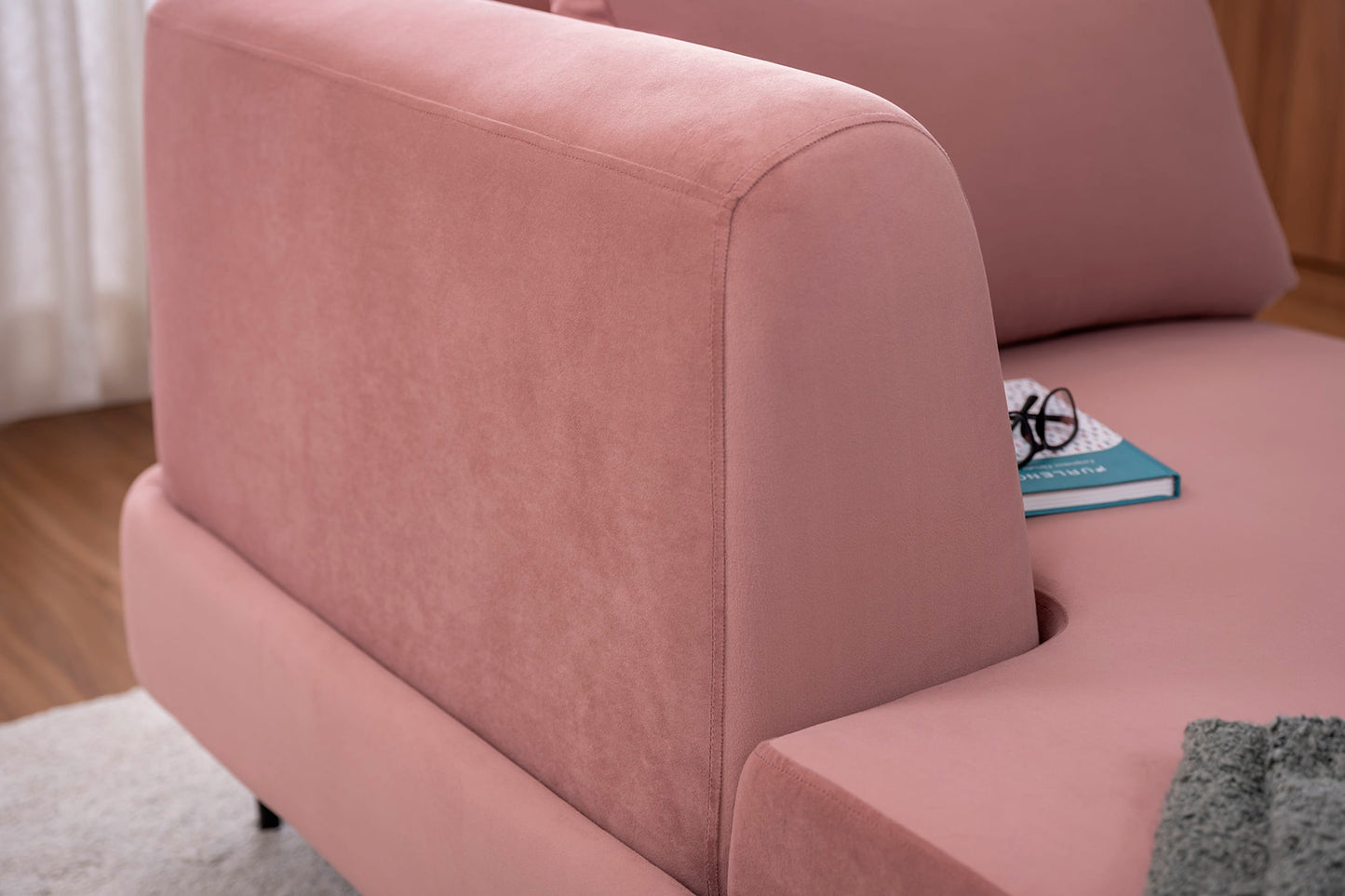 Blush Pink Velvet Chaise Lounge – Modern Lounger for Relaxing & Reading